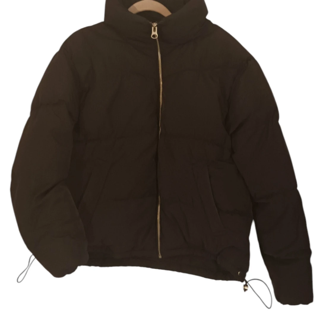 Svart pufferjacka från Divided