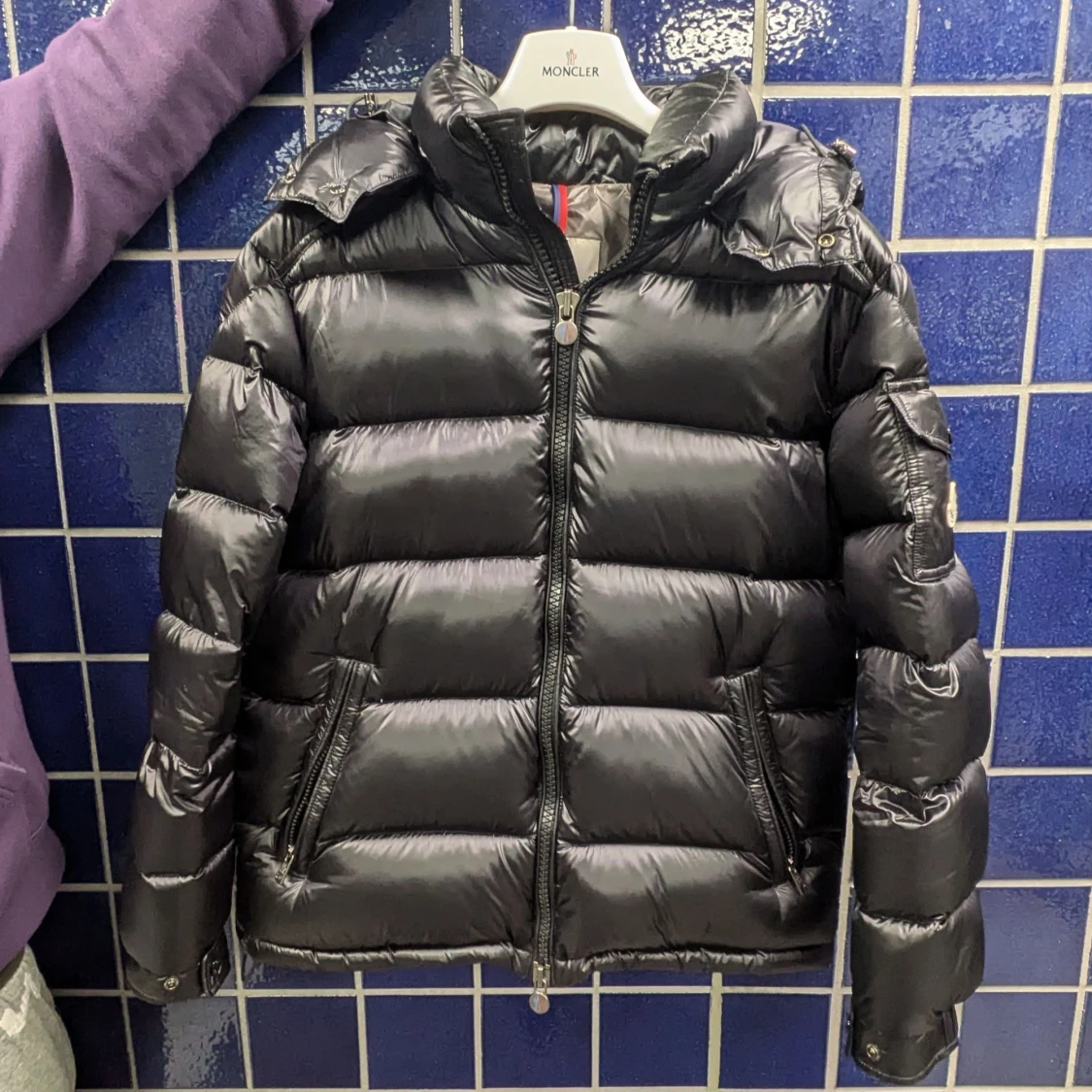 Svart dunjacka från Moncler