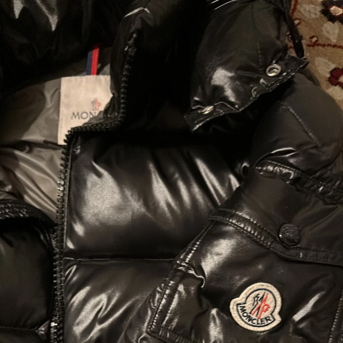 Svart pufferjacka från Moncler . Moncler maya - 3