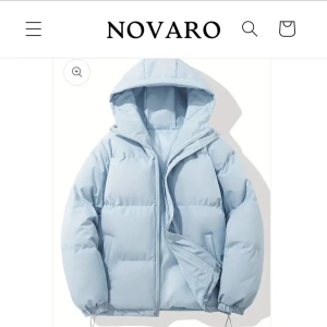 Ljusblå pufferjacka Novaro - Snygg ljusblå pufferjacka från Novaro helt oanvänd original pris 1400!!