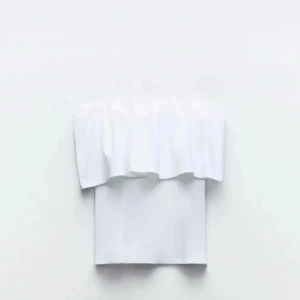 Söker!! Vit off shoulder topp från Zara - Söker denna vita off shoulder topp från Zara i stl xs-s💗 kontakta mig så kan vi diskutera pris osv