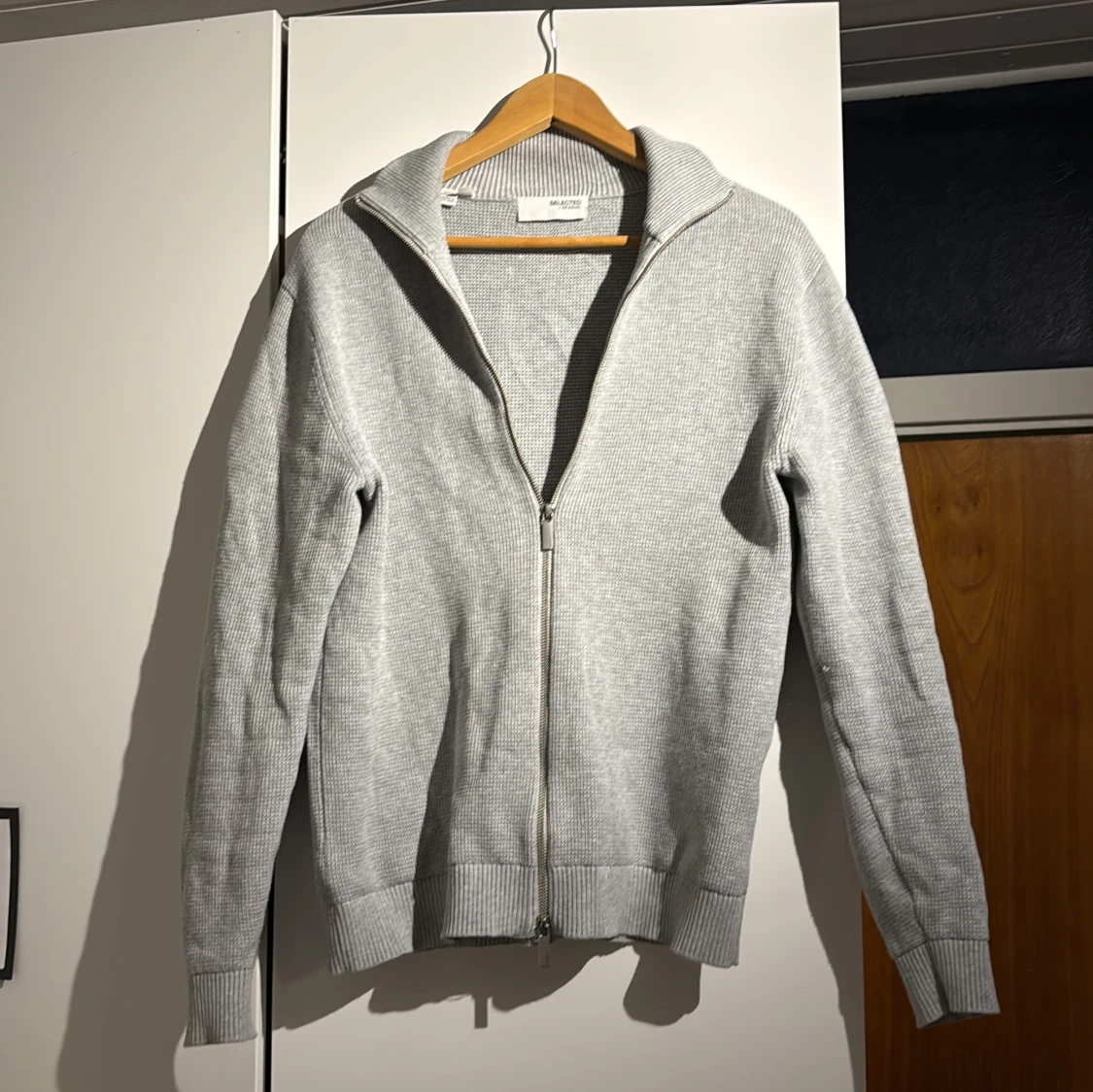 Grå stickad kofta från Selected Homme - 1