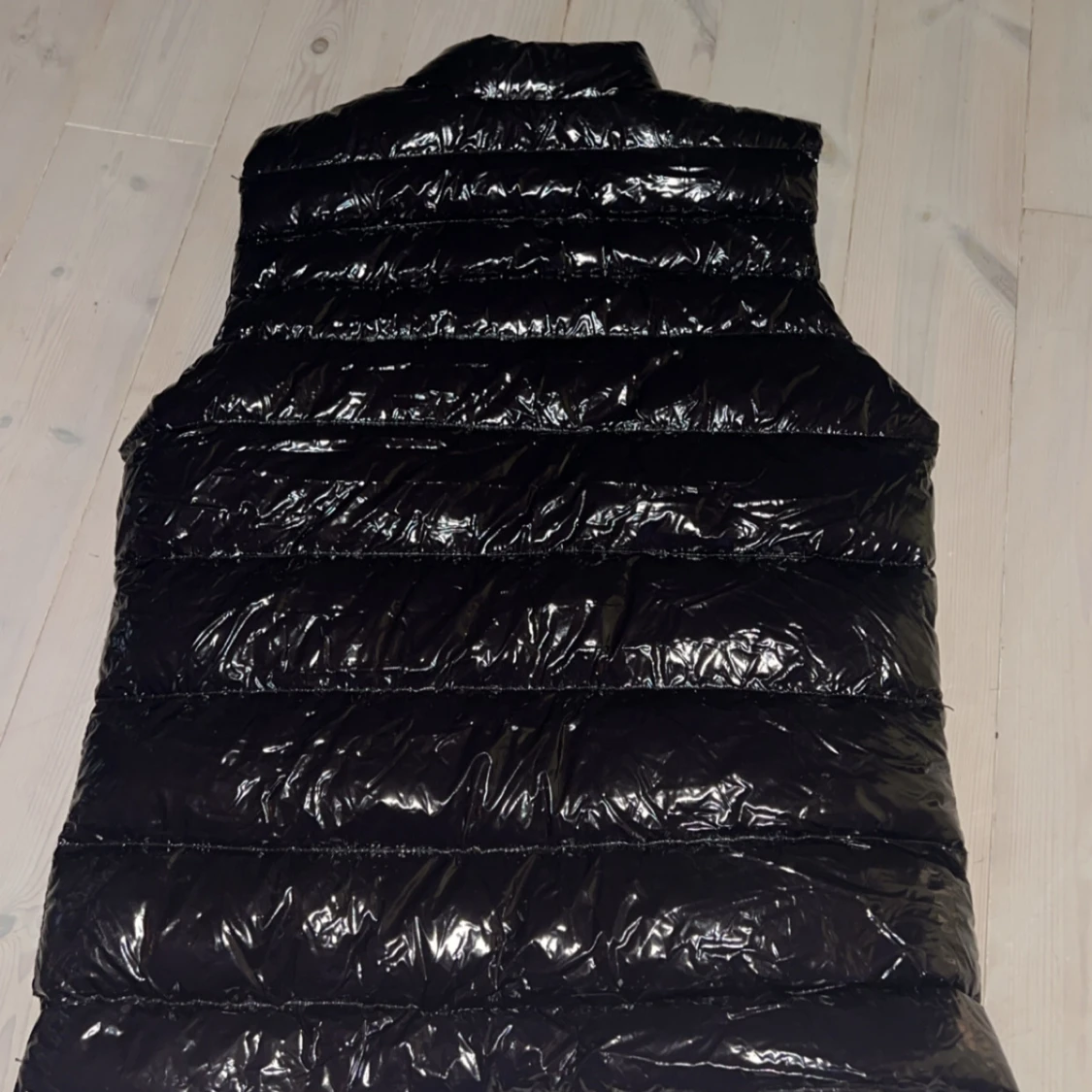 Svart dunväst från Moncler - 1