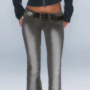 Weekday jeans - Säljer mina så snygga weekday byxor som är helt slutsålda! Änvända men bra skick!