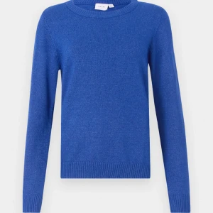 Stickad tröja VILA - Stickad tröja från vila i storlek S. Säljer denna då den aldrig kommer till användning. Säljer för 250 då nypris är 329 och den endast är använd två gånger💙 Pris kan diskuteras