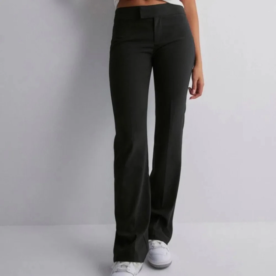 Svarta kostymbyxor 