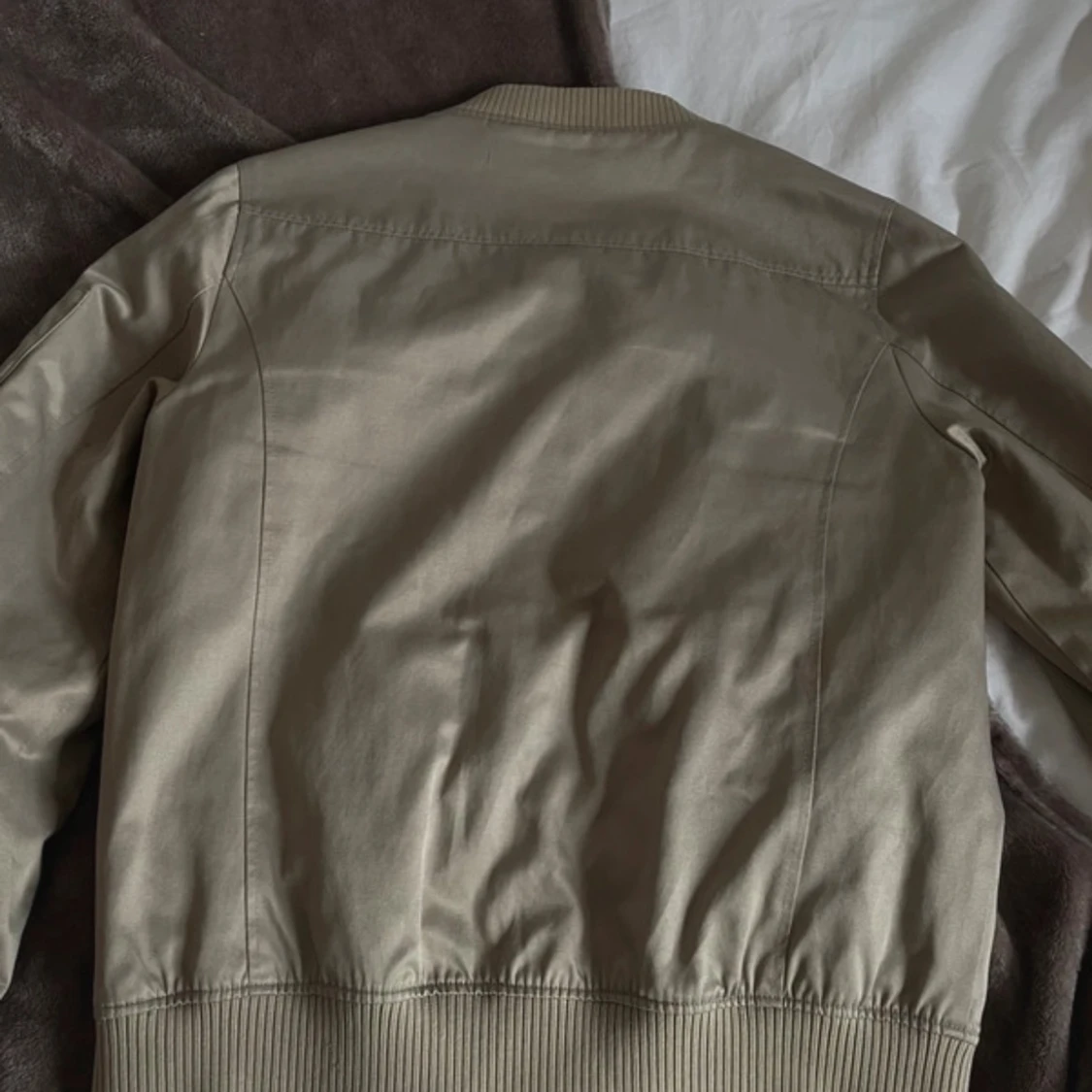 Beige bomberjacka från Morris - 90