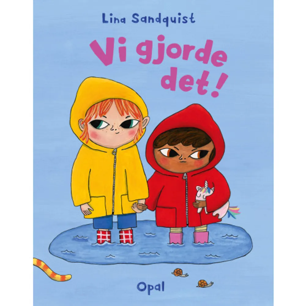 Syskonen vaknar tidigt en morgon och har hela hemmet för sig själva. Vad ska de hitta på? Eller snarare: vad ska de inte hitta på? De gör frukost helt själva, klättrar upp i det högsta trädet, simmar över den största vattenpölen och äter upp alla kokosbollar. Allt innan resten av familjen ens vaknat. Vi gjorde det! är en varm och lekfull berättelse om allt som händer i barnens liv när föräldrarna inte ser på. Bengt Christell-vinnaren Lina Sandquist låter fantasin flöda, och visar oss att även de mest vardagliga stunderna har guldkant i barnens magiska värld. 