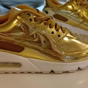 helt nya nike air max - storlek 42 helt nya. pris 800kr