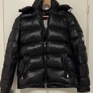 Kan fixa valfri moncler jacka till er som är helt nya, Skriv privat för mer info. Adda snap carl.jj7