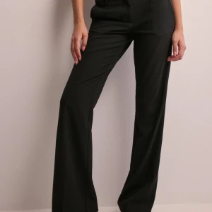 Kostymbyxa - Jätte fint skick!! Insydda i midjan!! 