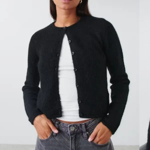 Kofta Ginatricot  - Kofta från Ginatricot i bra skick. 