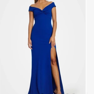 Balklänning/ festklänning - Super skön stretchig klänning, oanvänd.❤️