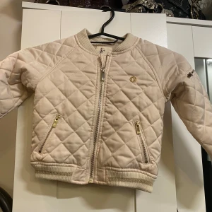 Narn jacka  - Säljs pågrund av ingen användning 