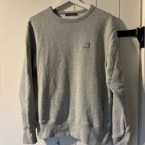 Acne tröja  - Nyskick utan kvitto Inga märken Storlek M  Lager 157, Ralph Lauren, Samso Samso, HM, Ck, Calvin Klein, Axel Arigato, Dickies, Colmar, Acne studios, Tnf, The Norh Face Weekday, East West
