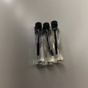 Essnce tester - Hej! Säljer tre testers från ESSNCE! Dessa är deras tre nya gourmand dofter med tema höst! 🍁swipea för att läsa mer om de olika! Priset är för alla, slänger med en gratis tester om man köper alla 3.