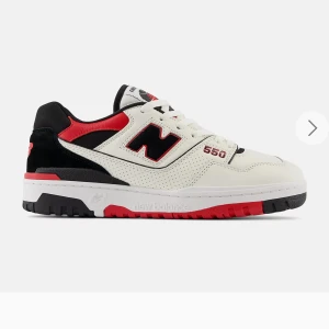 New balance skor  - Köpte för nån månad sedan användt en gång ny pris 1650.  pris kan diskuteras 