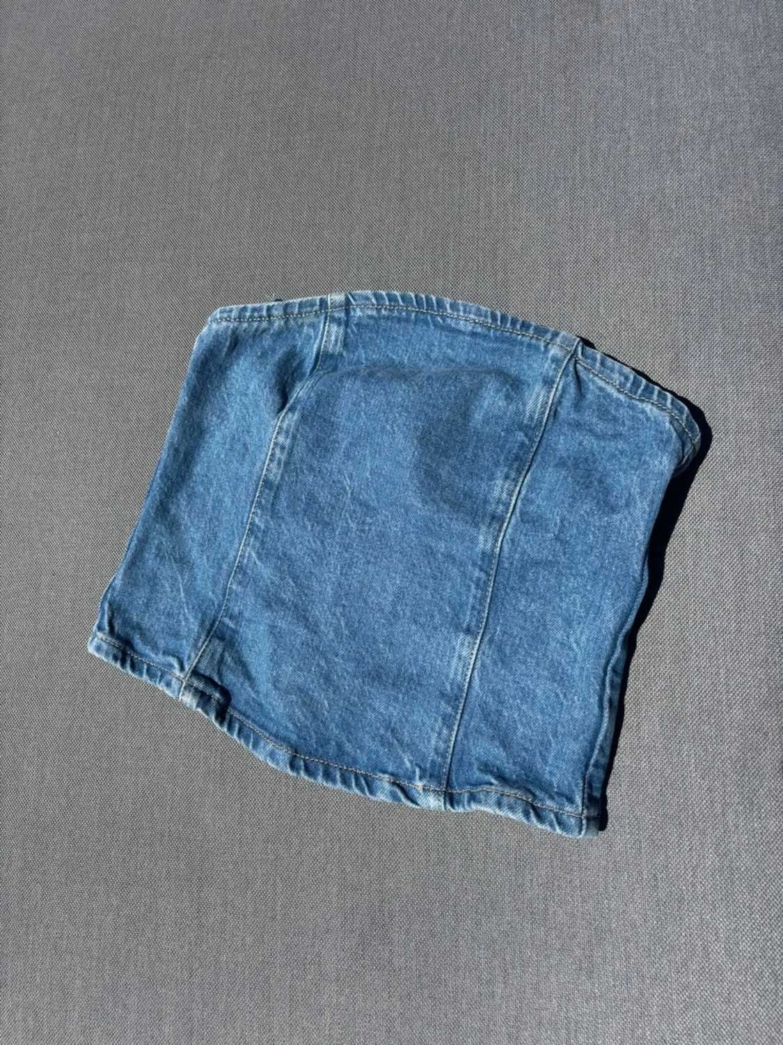Blå denim tubtopp med dragkedja