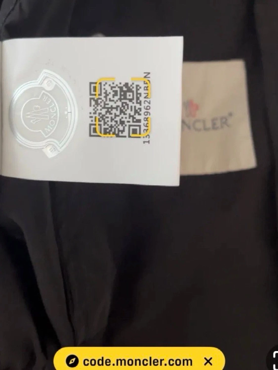 Svart Moncler vindjacka med huva - 2