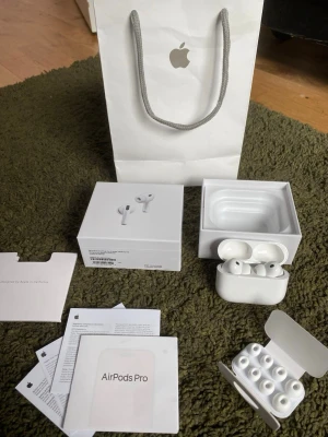 Airpods pro 3 - AirPods Pro 3, öppnade och endast testade så allt funkar, annat oanvända nya. 