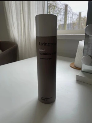 Living proof humidity shield - Living proof humidity shield 188ml, finishing hairspray