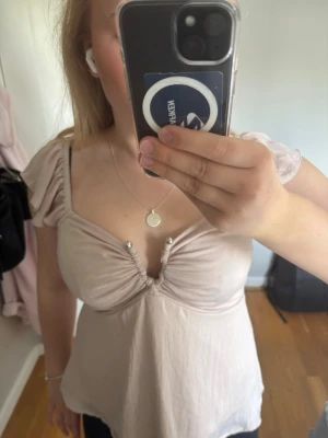 Rosa blus - Rosa urringad blus, aldrig använd. 🩷
