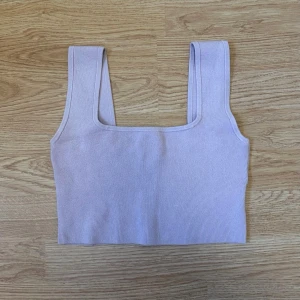 Ljuslila ribbad linne topp - Ljuslila crop top