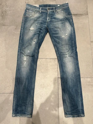 Dondup jeans - Hej säljer ett par otroligt snygga Dondup Ritche slim fit. Bara att höra av er vid frågor eller funderingar!