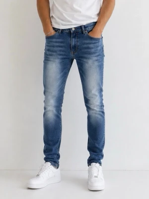 Acne Studios Jeans - Ljusblå Jeans från acne studios för män. Plagget är i nyskick utan några defekter. Storlek Waist 27 / Lenght 32. Hör av dig vid intresse/frågor. PRIS KAN DISKUTERAS!