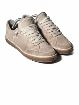 Beige marc o polo sneakers i mocka - Snygga beige sneakers från Marc o polo