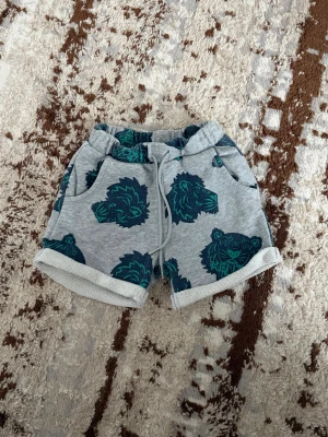 Barnshorts - 18månader - Barnshorts storlek 18 månader pris 20kr