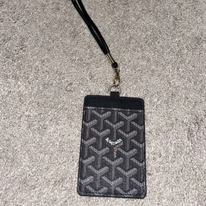 Korthållare/Kort Halsband - Fin korthållare för halsband
