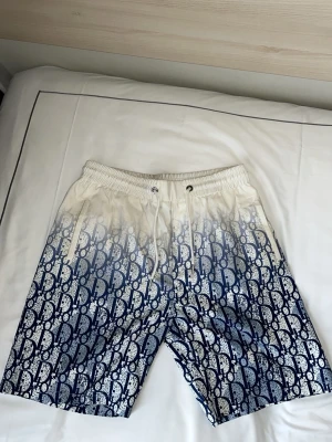 D I O R shorts - Passar mig som är 180 cm. Skriv vid funderingar🙏😇
