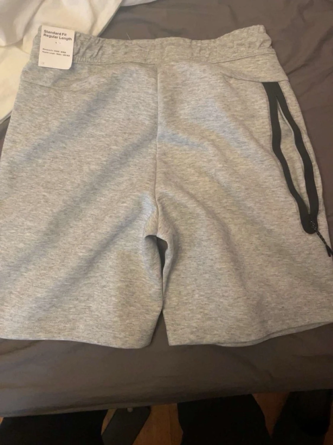 Gråa Nike tech shorts - 1