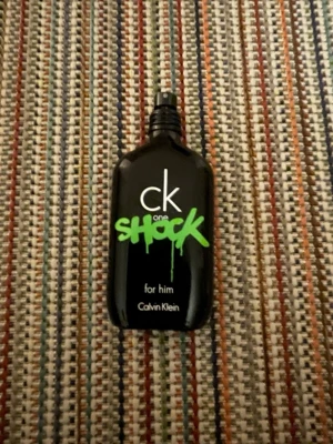 CK One Shock for Him parfym.     Tror det är 100ml -  Knappt använt nånting