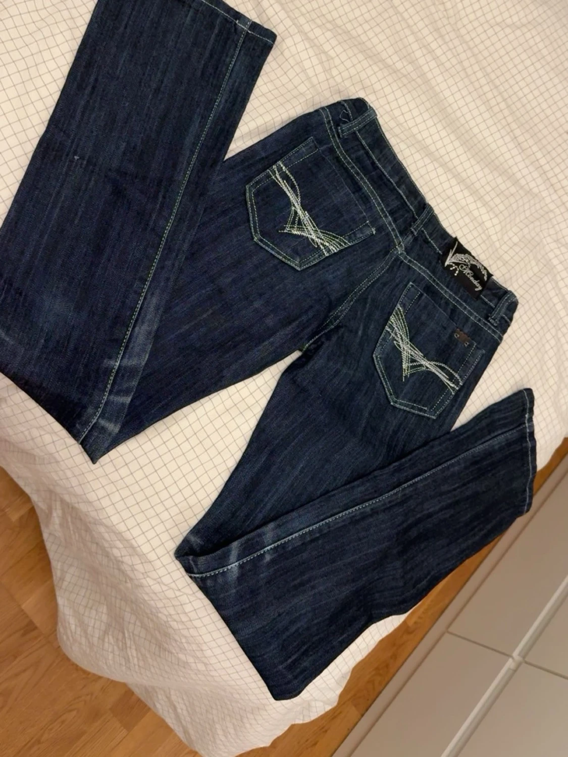 Mörkblå jeans