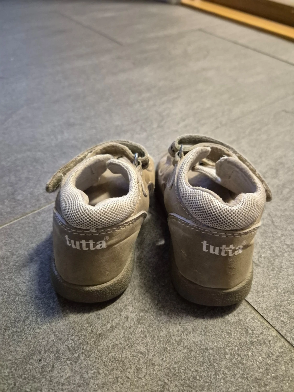 Beige barnsandaler med kardborre 22 - 4