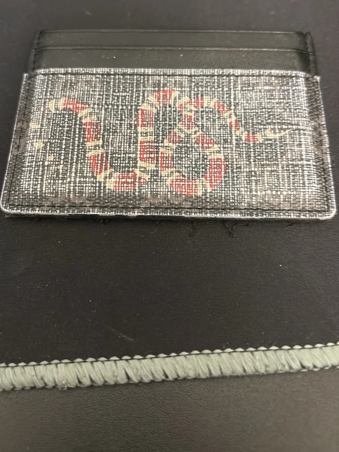 Gucci korthållare med orm-motiv