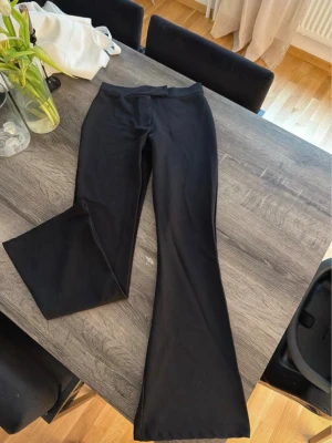 Kostym byxor  - kostym byxor från nelly, använda få tal gånger, sitter jätte fin