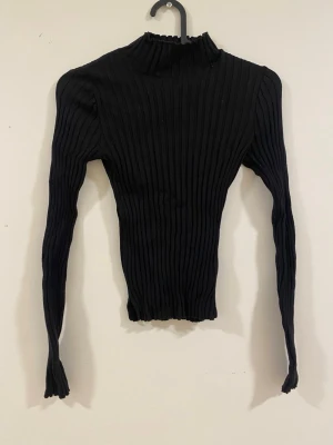 Tajt höghalsad tröja 2st - Kan även säljas var för sig vid förfrågan.