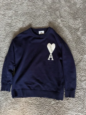 Ami Paris tröja - Blå ami Paris tröja i storlek m/s