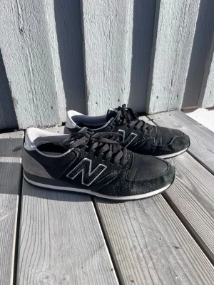 New Balance 420 Skor - New Balance skor modell 420 i storlek 43 | hyfsat skick ✅