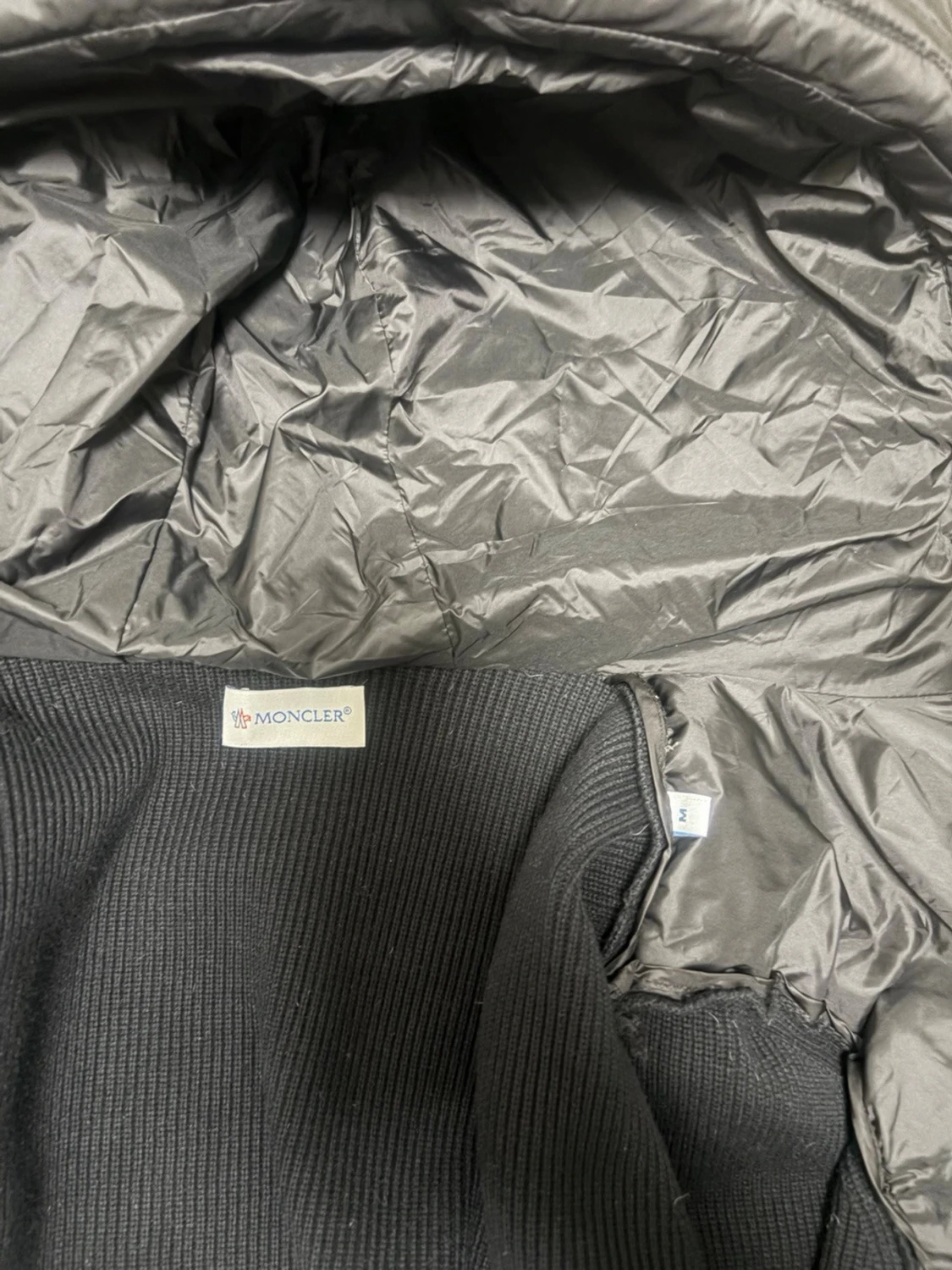 Svart pufferjacka från Moncler - 2
