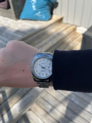 Seiko mod klocka - Tjena! Sick: helt nytt, super bra premium klocka för en billig peng, juster bar och det är bara att skriva till mig vid frågor och funderingar!🤩