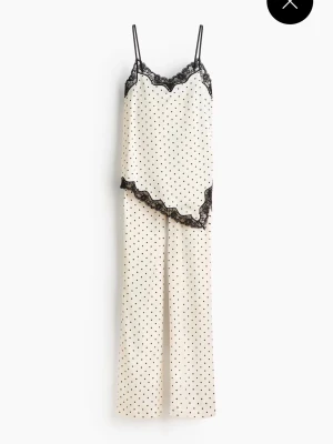 Polka dot byxor  - Snyggt par byxor med polka dots!💞💞