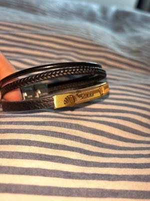 Svart läderarmband  -  armband 