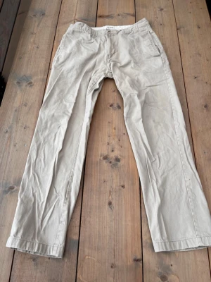 East West Chinos - Säljer nu dessa East West Chinos 7.5/10 Skick