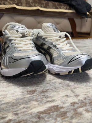  Asics gel kayano 14 - Säljer Asics gel kayano 14 helt nya med taggar