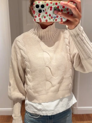 Så snygg stickad tröja - Säljer denna super snygga stickade tröja🌸🌼🌸🌼