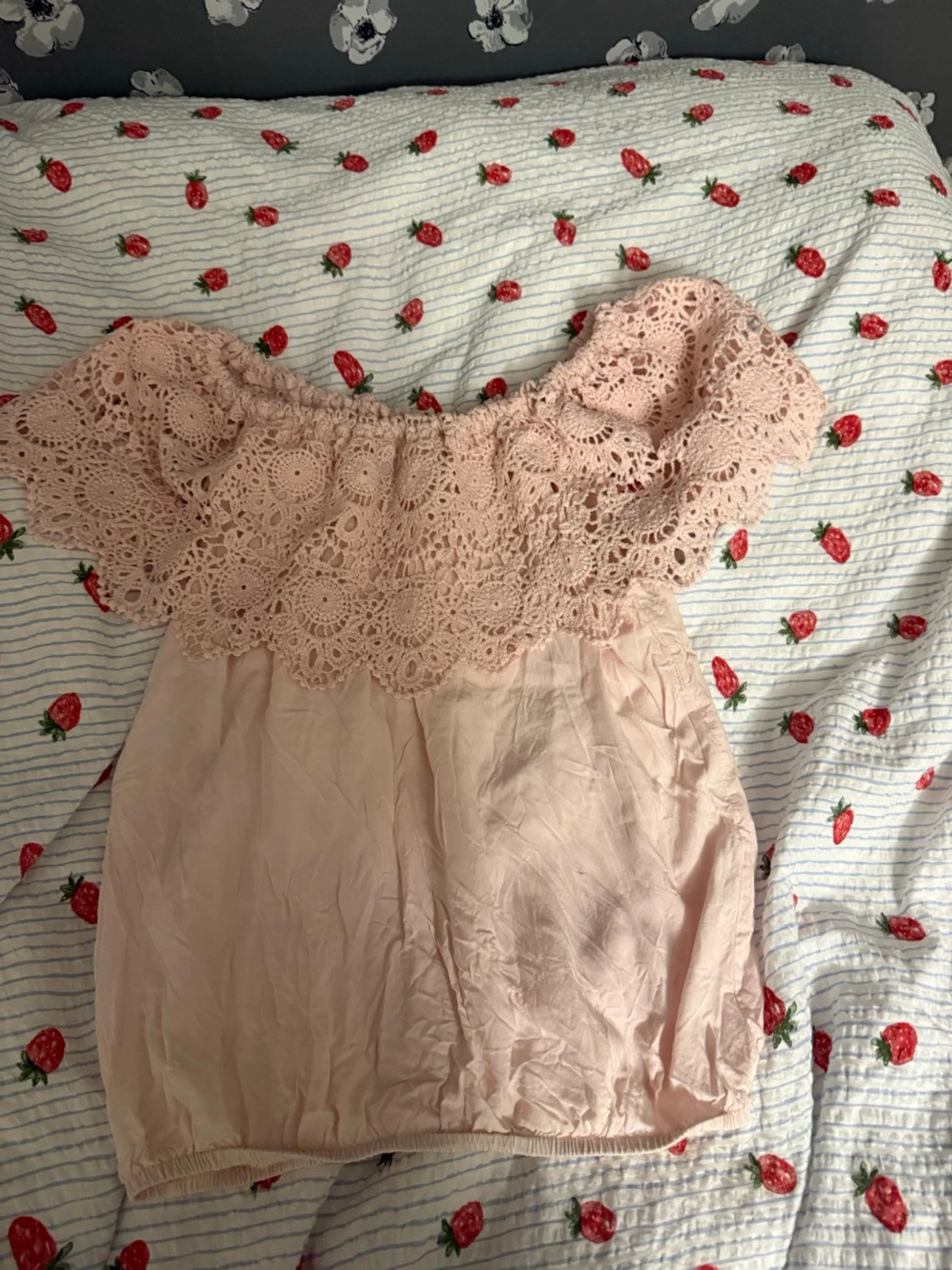 Ljusrosa offshoulder topp Colloseum